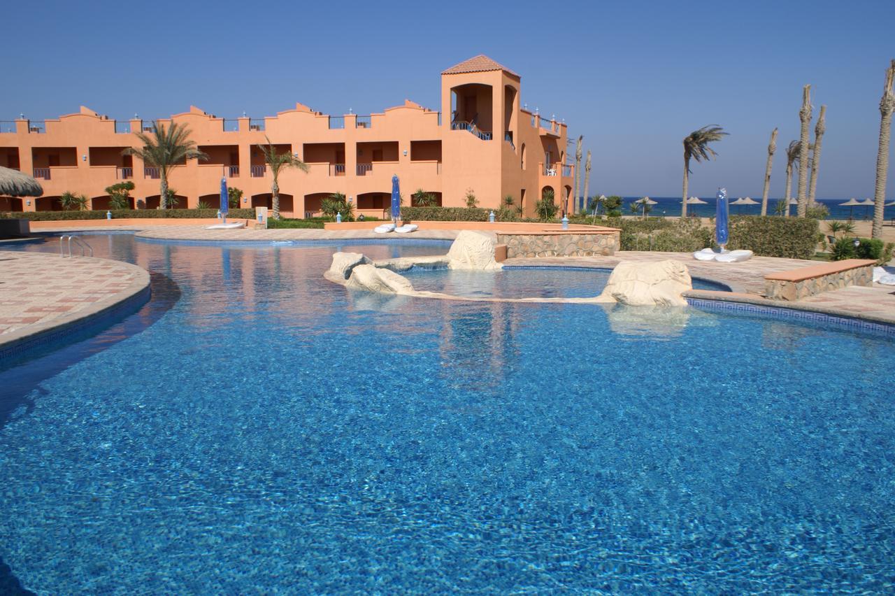 Savanna Empire Spa & Resort Ataqah Extérieur photo