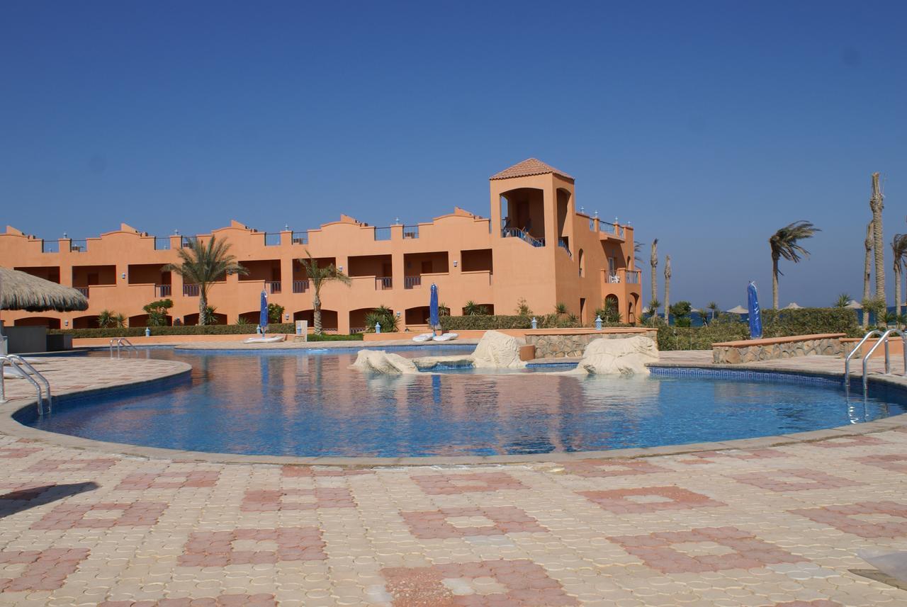Savanna Empire Spa & Resort Ataqah Extérieur photo