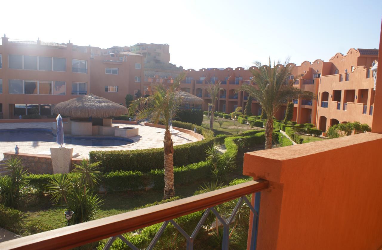 Savanna Empire Spa & Resort Ataqah Extérieur photo