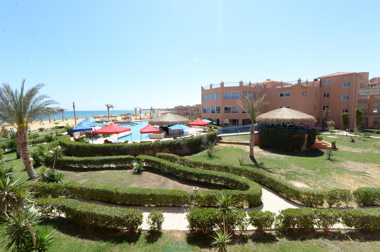 Savanna Empire Spa & Resort Ataqah Extérieur photo