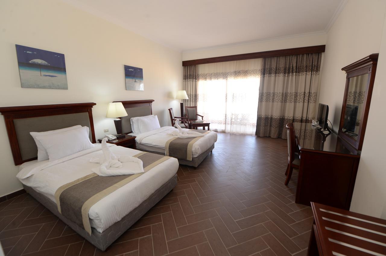 Savanna Empire Spa & Resort Ataqah Extérieur photo