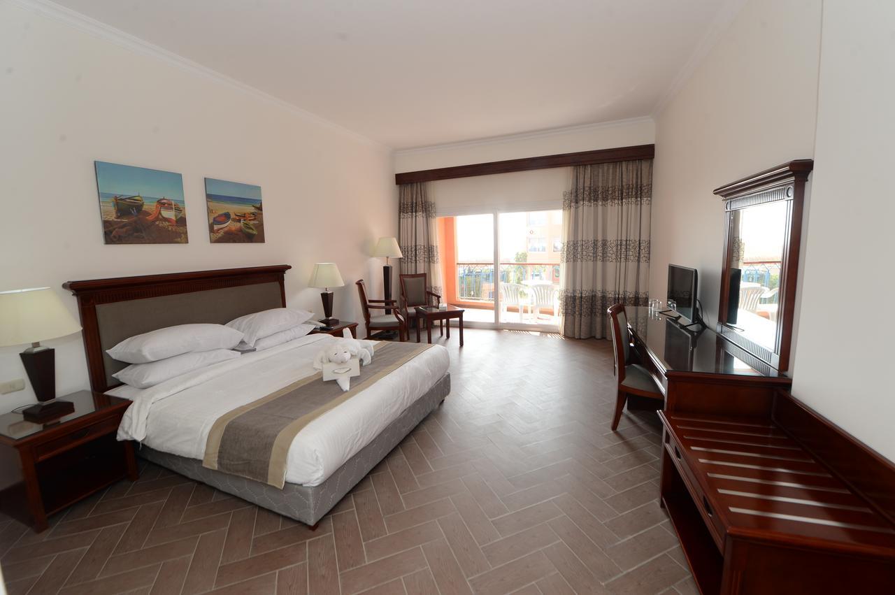 Savanna Empire Spa & Resort Ataqah Extérieur photo