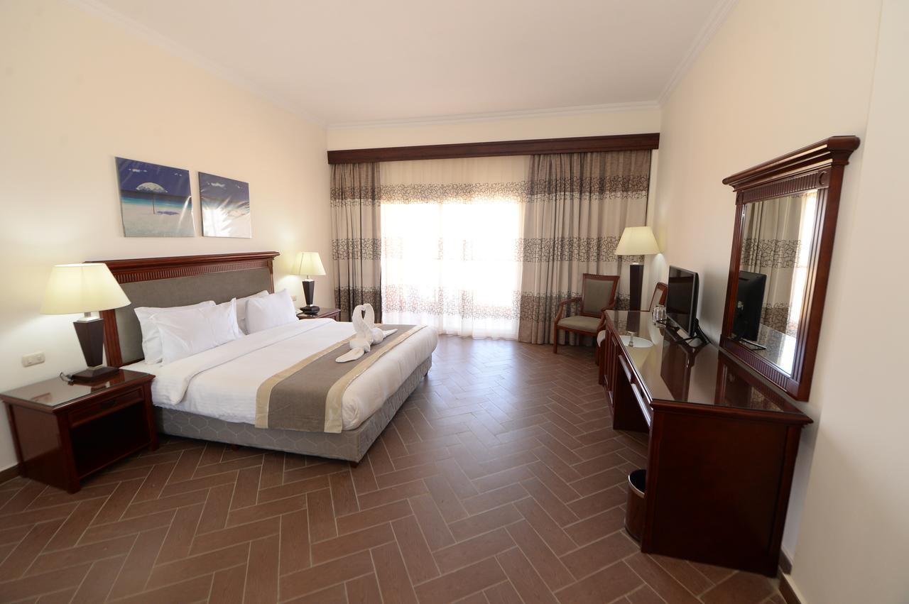 Savanna Empire Spa & Resort Ataqah Extérieur photo