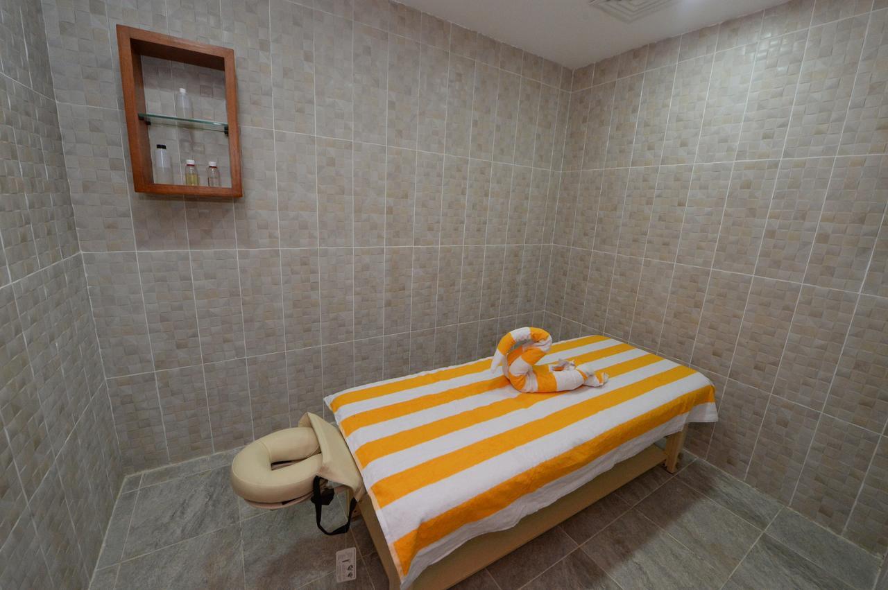 Savanna Empire Spa & Resort Ataqah Extérieur photo