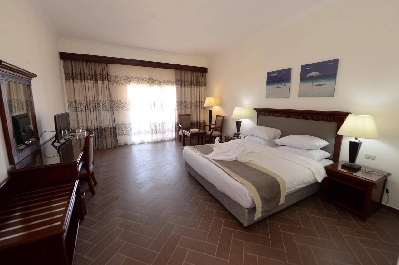 Savanna Empire Spa & Resort Ataqah Extérieur photo